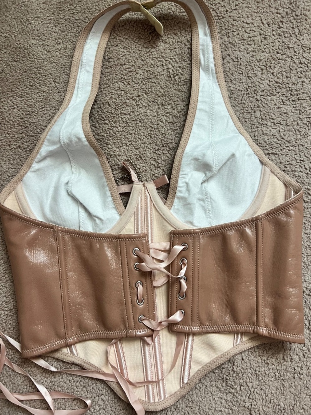 Halter top - Picture 3 of 3